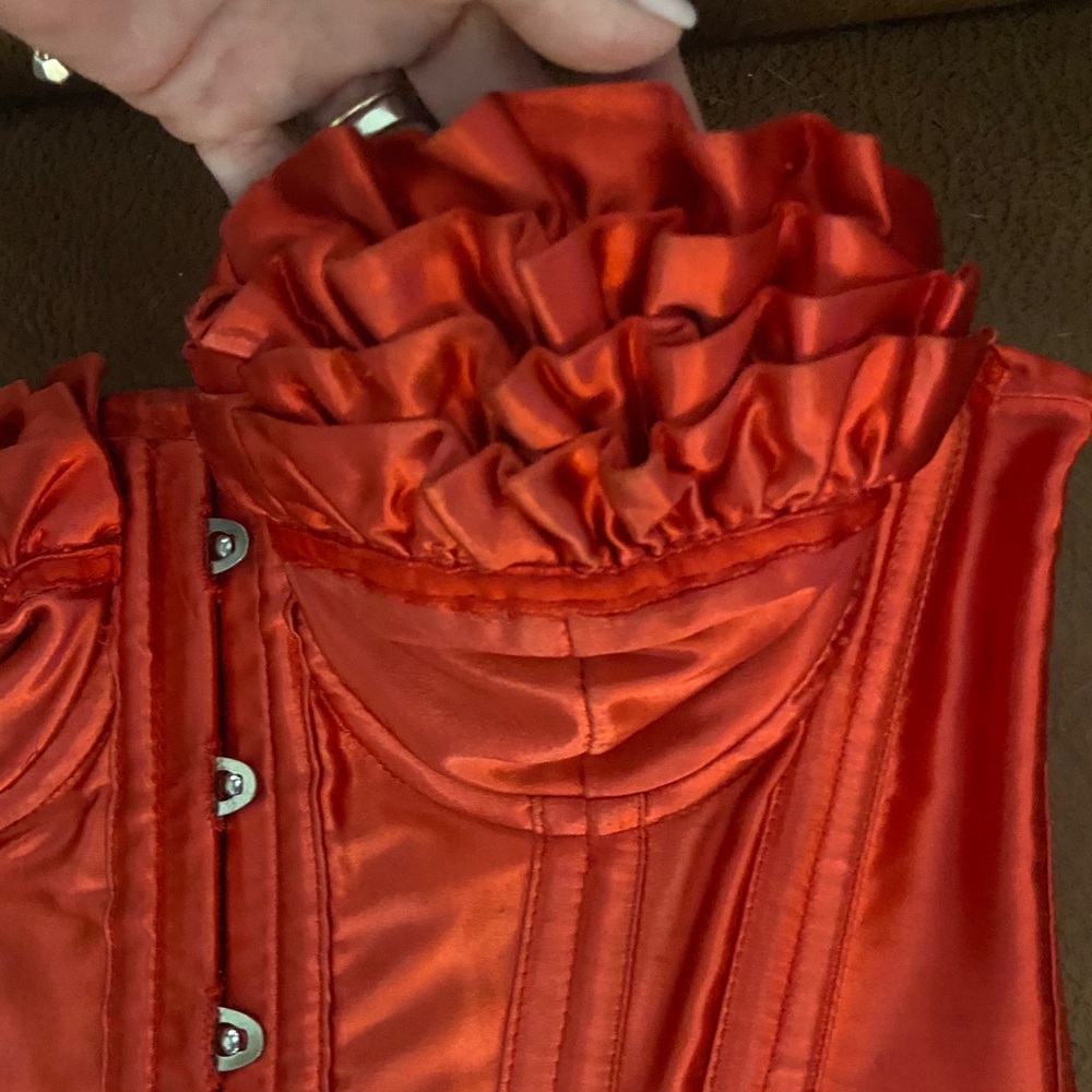 💃🏼💃🏼🔥🔥HOT RED CORSET 🔥🔥💃🏼💃🏼 - Picture 4 of 10